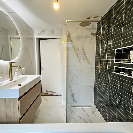 Spacious Apartman *